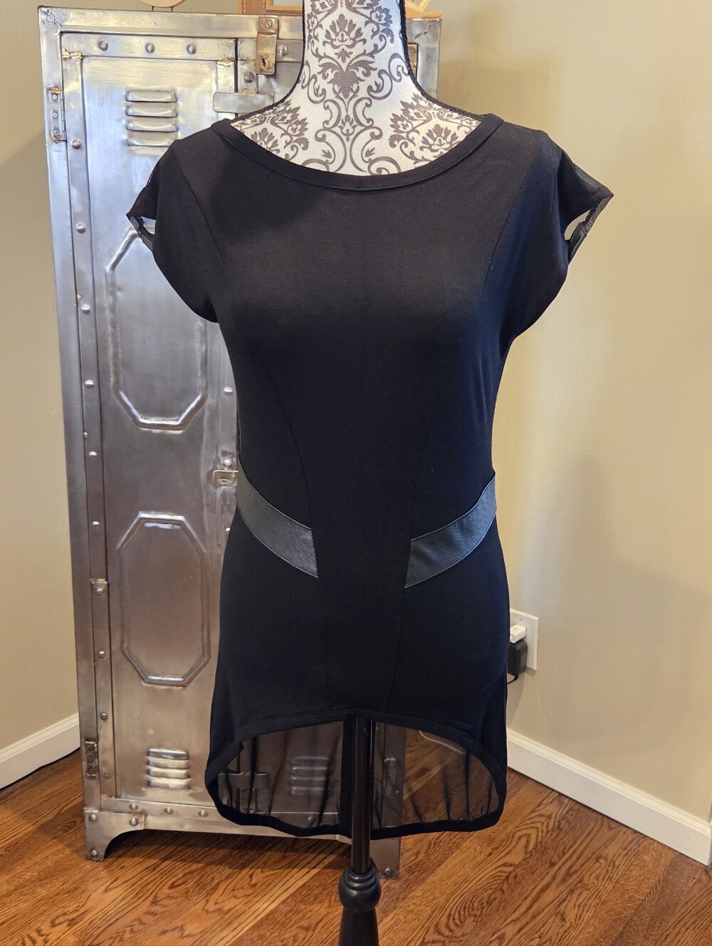 Kali Rose Asymmetric Black Mesh Risin' Tunic Top sz SM